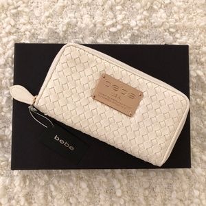 Bebe Teresa Woven Wallet
